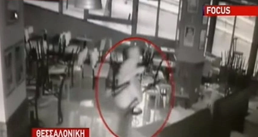 Άστεγος απέτρεψε ληστεία σε καφετέρια στη Θεσσαλονίκη – Απίστευτο περιστατικό